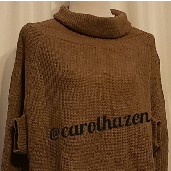 ONE LG LEFT!  NWT Boutique Sweater Cape Brown - Picture 3 of 16